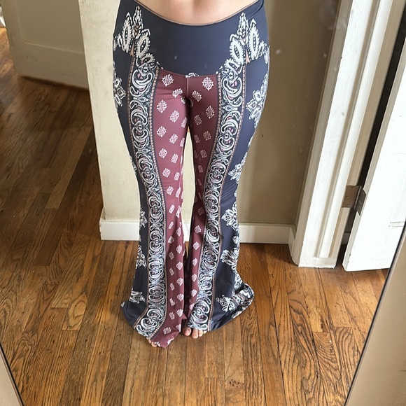 The Om Collection yoga pants - Picture 4 of 5